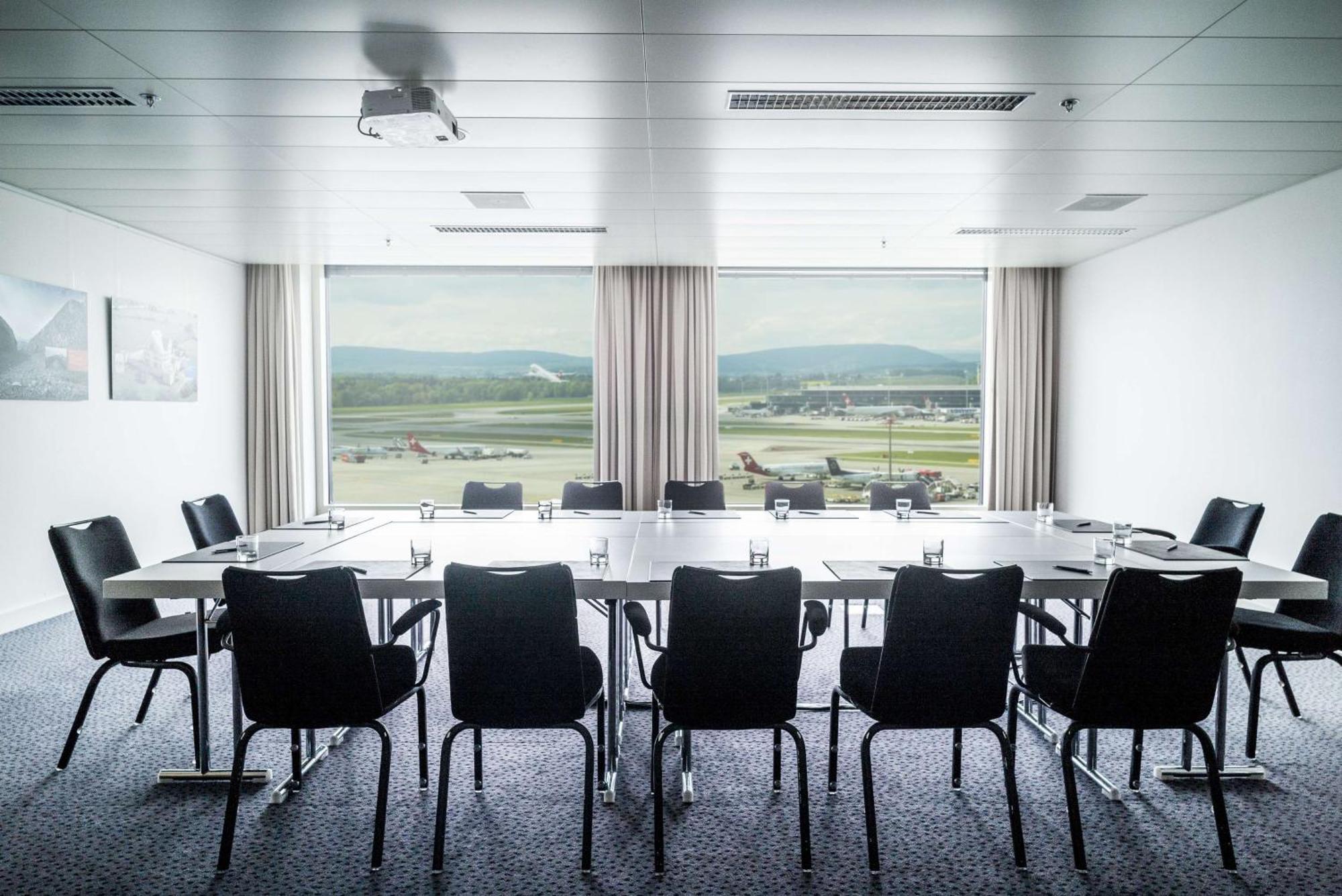 Radisson Blu Hotel Zurich Airport Клотен Екстер'єр фото